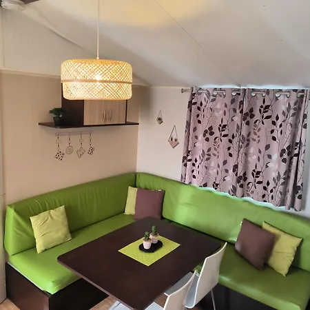 Mobil-home En Camping****